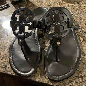 Tory Burch Miller Patent Sandals. Black 5930 women’s Size 9 US Made In Brazil